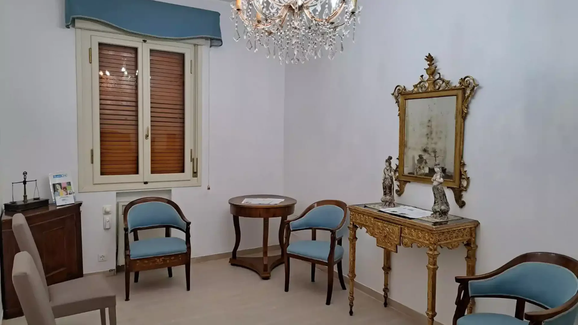 sala-di-attesa-studio-dentistico-galli-cremona